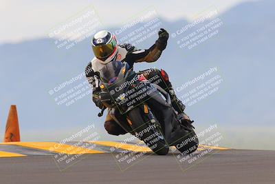 media/Sep-11-2022-SoCal Trackdays (Sun) [[81b7e951af]]/Turn 9 (930am)/